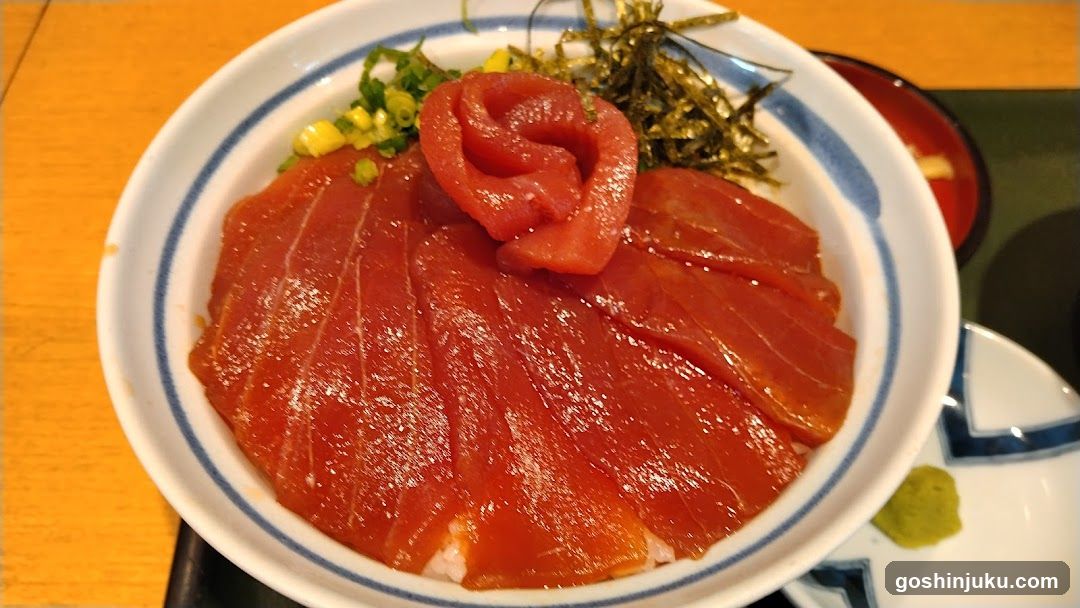 Sashimi Bowl with Tuna and Garnishes