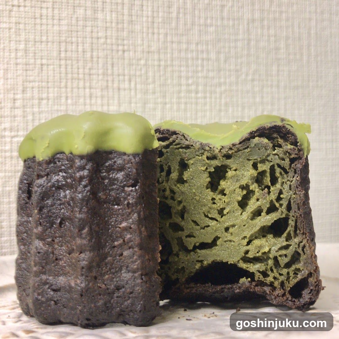 Matcha Cake Cross-Section