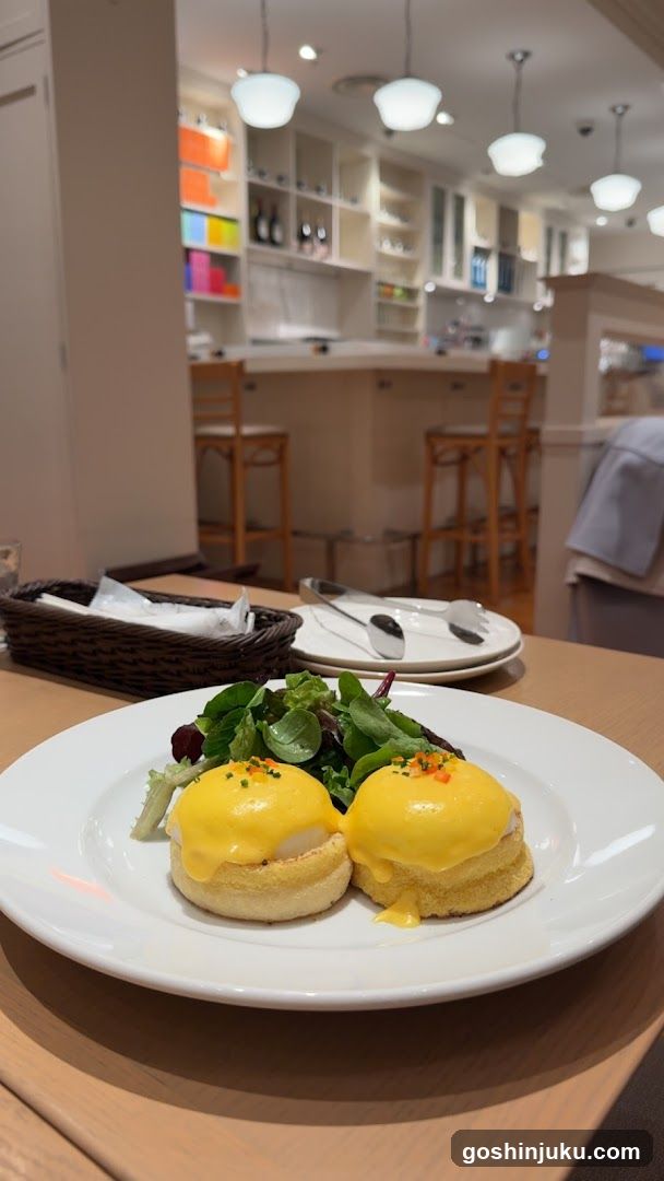 Eggs Benedict with Salad