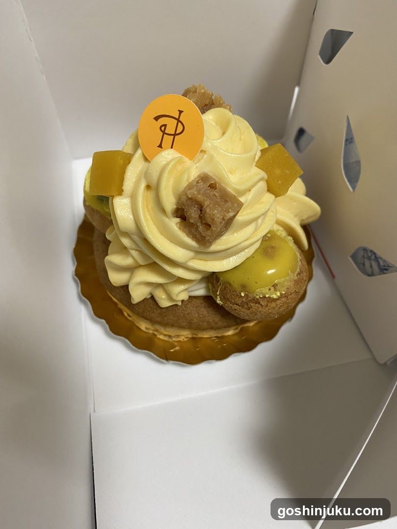 Pastry with Cream and Fruit