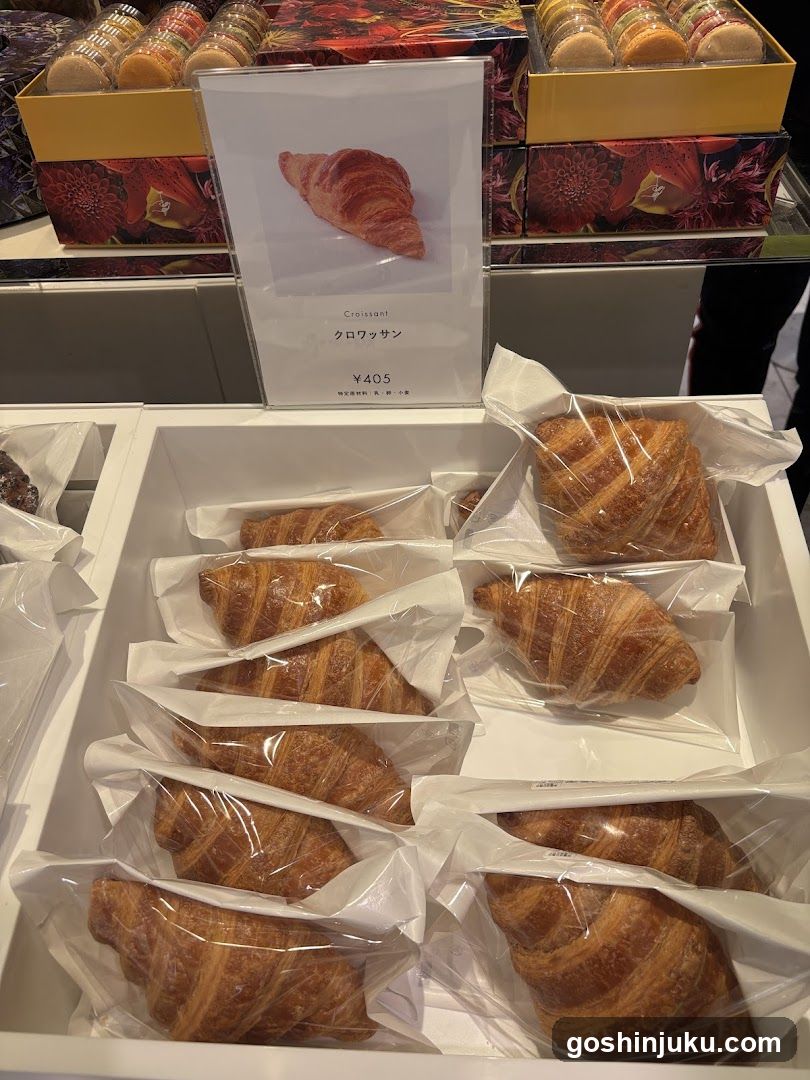 Croissant Display