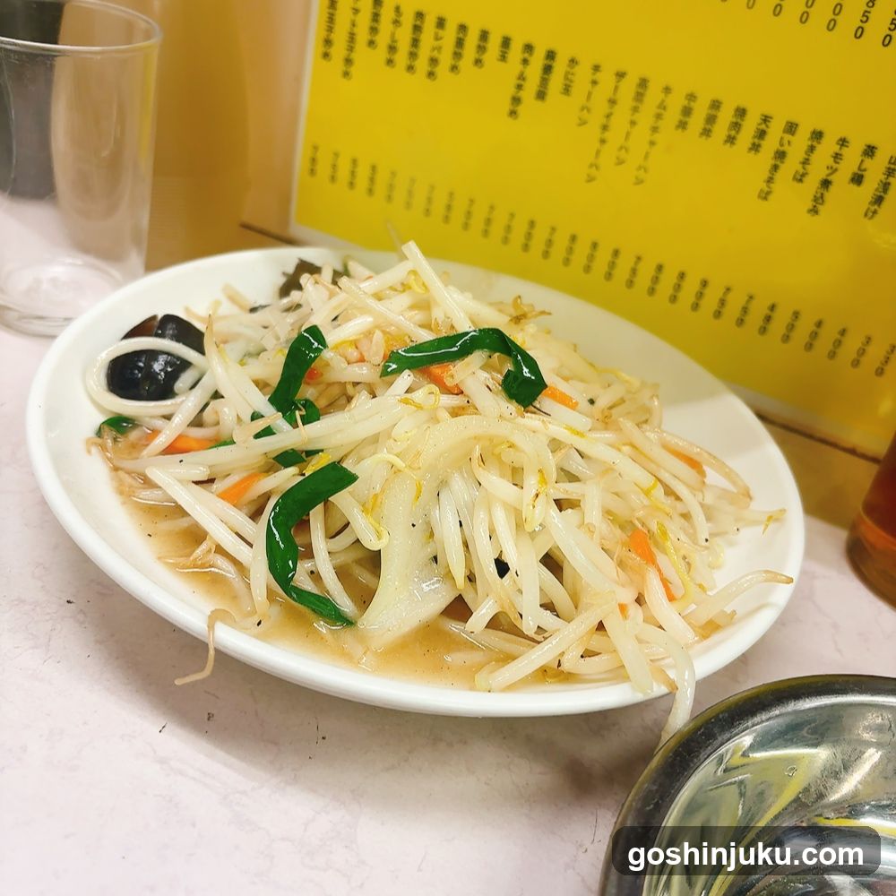 Stir-fried bean sprouts with vegetables