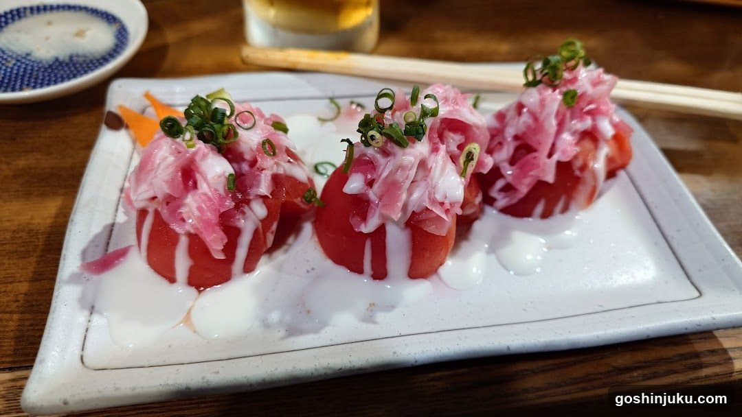 Sushi Platter with Tuna and Cream Sauce