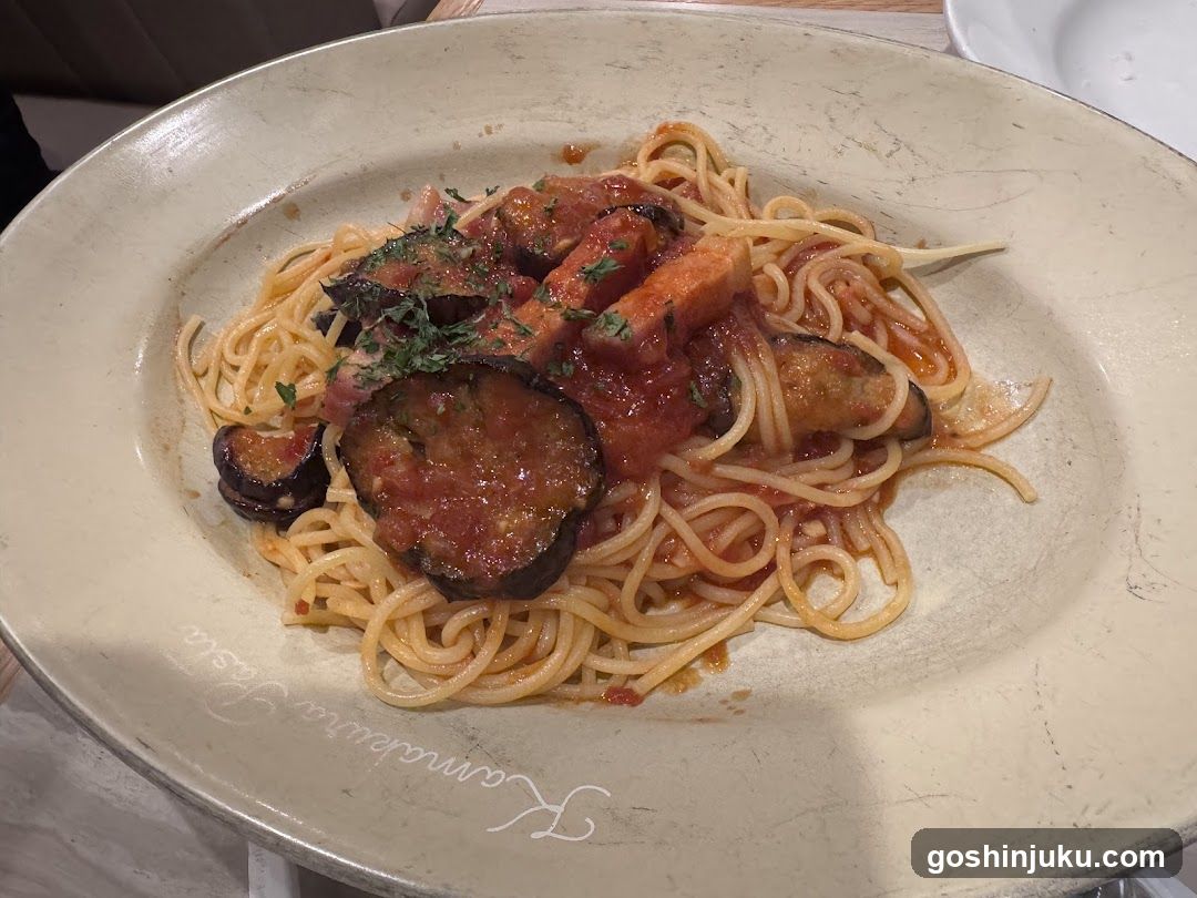 Spaghetti with Tomato Sauce and Eggplant