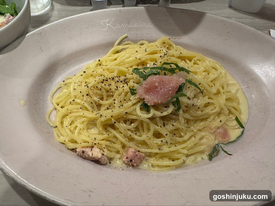 Spaghetti with Pink Meat and Basil