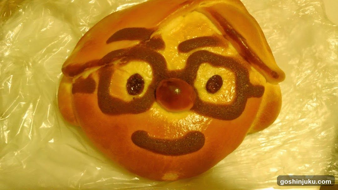 Character-shaped bread bun