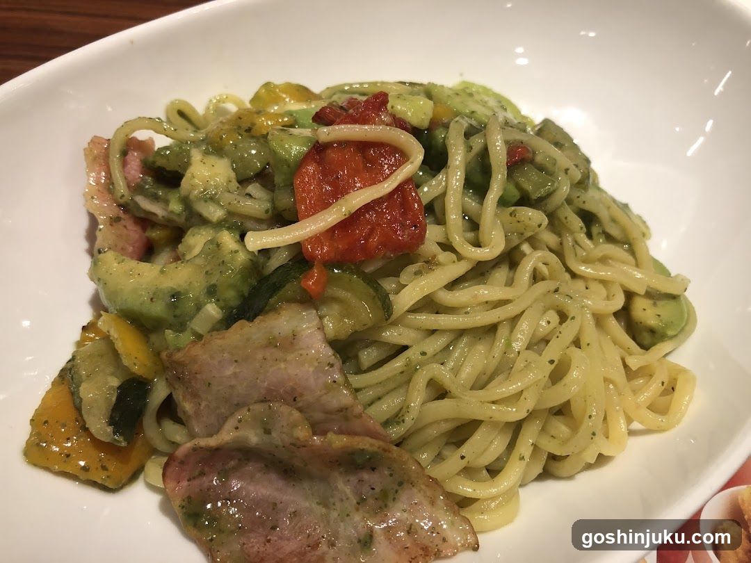 Pasta with Avocado and Bacon