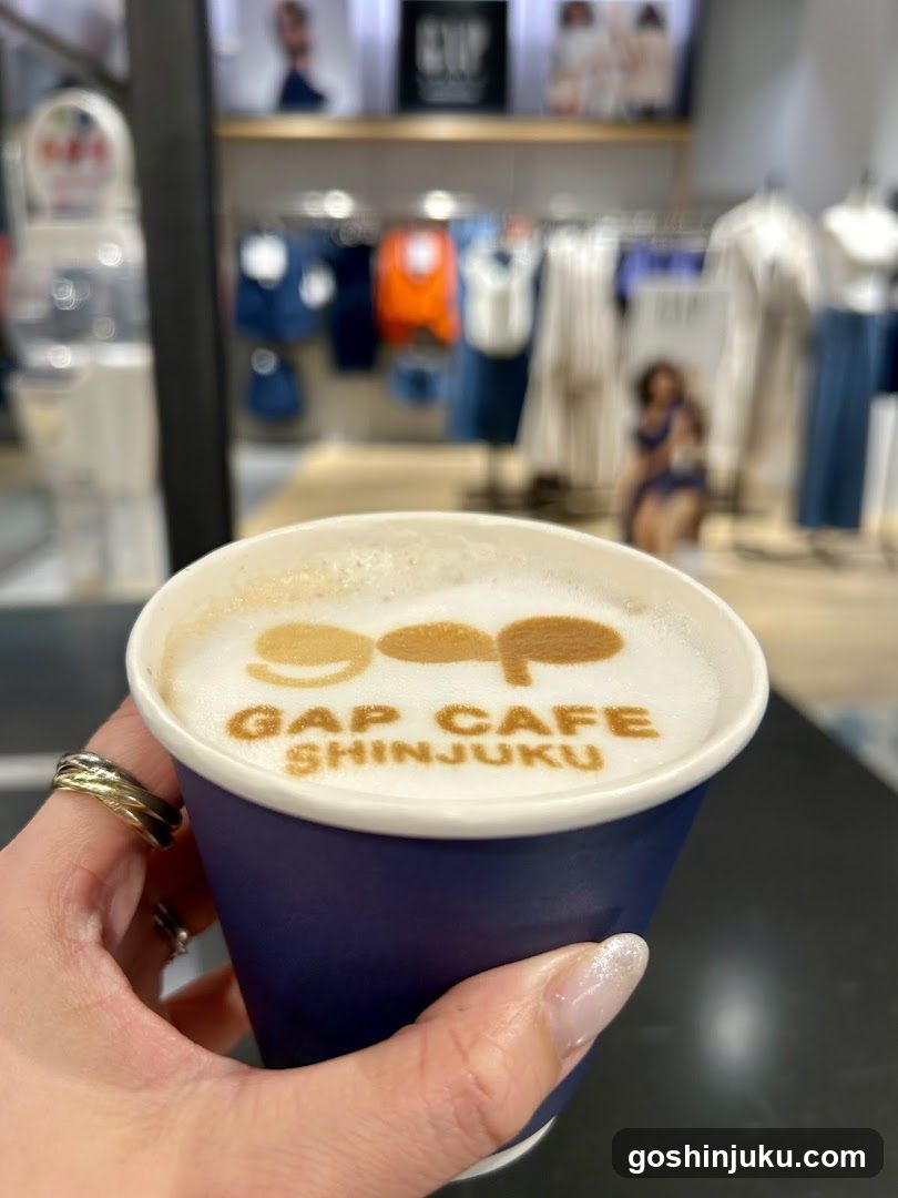 GAP Cafe Shinjuku Latte Art
