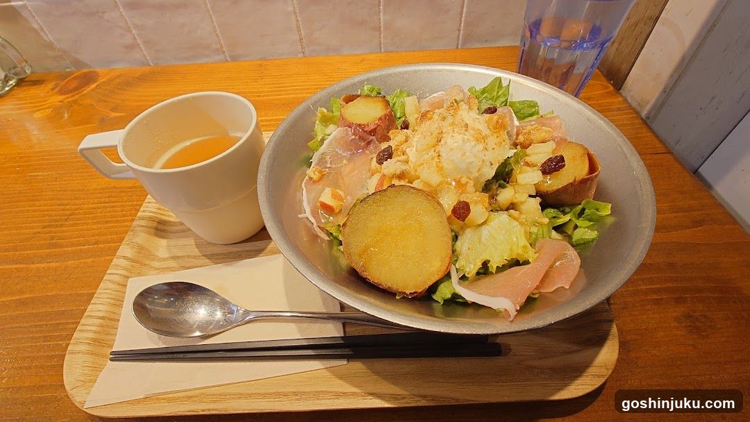 Salad Bowl with Drink