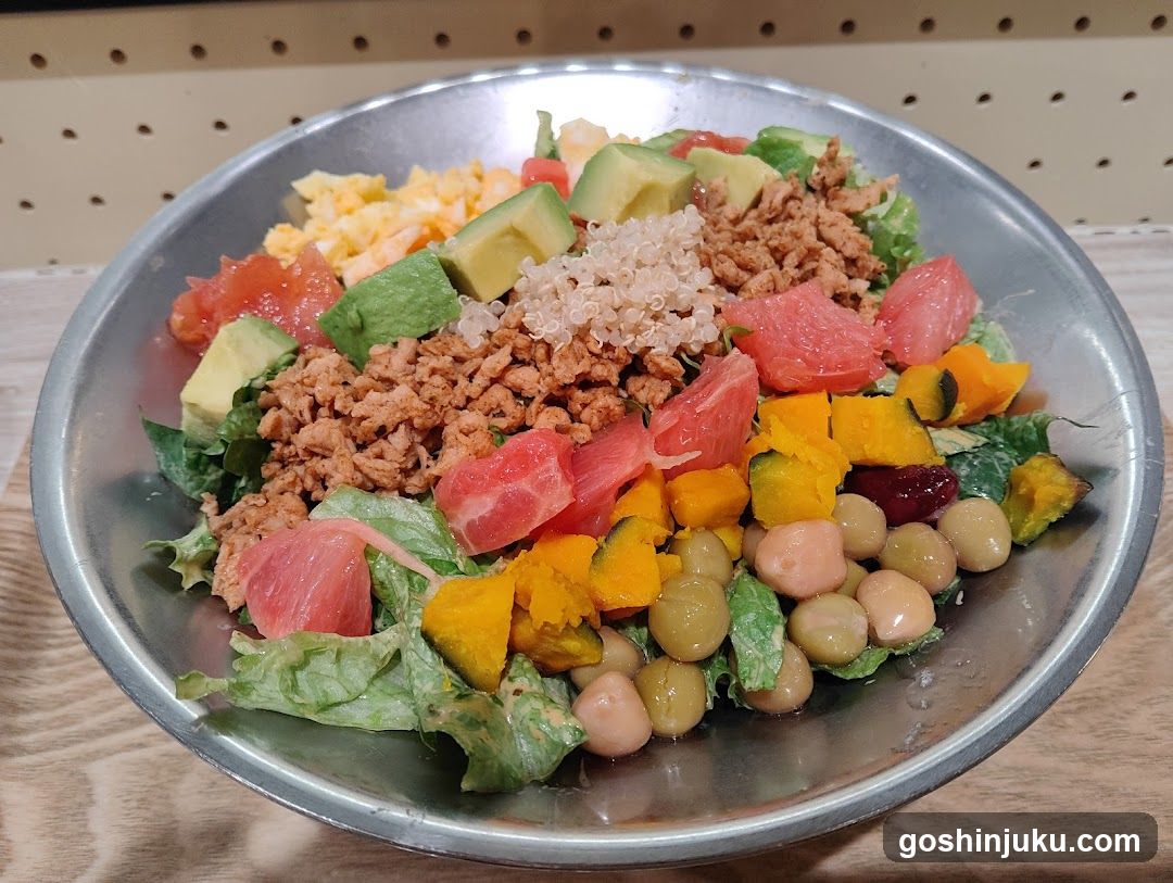 Salad Bowl with Quinoa and Avocado