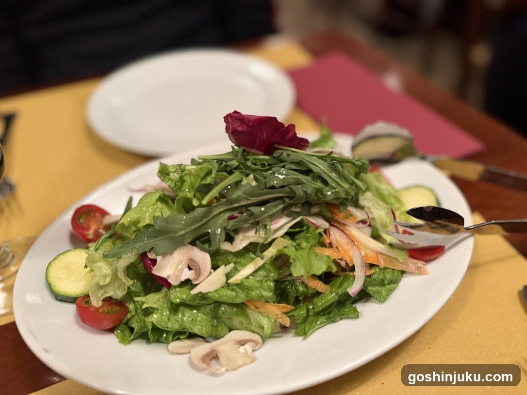 Salad with Arugula and Cherry Tomatoes