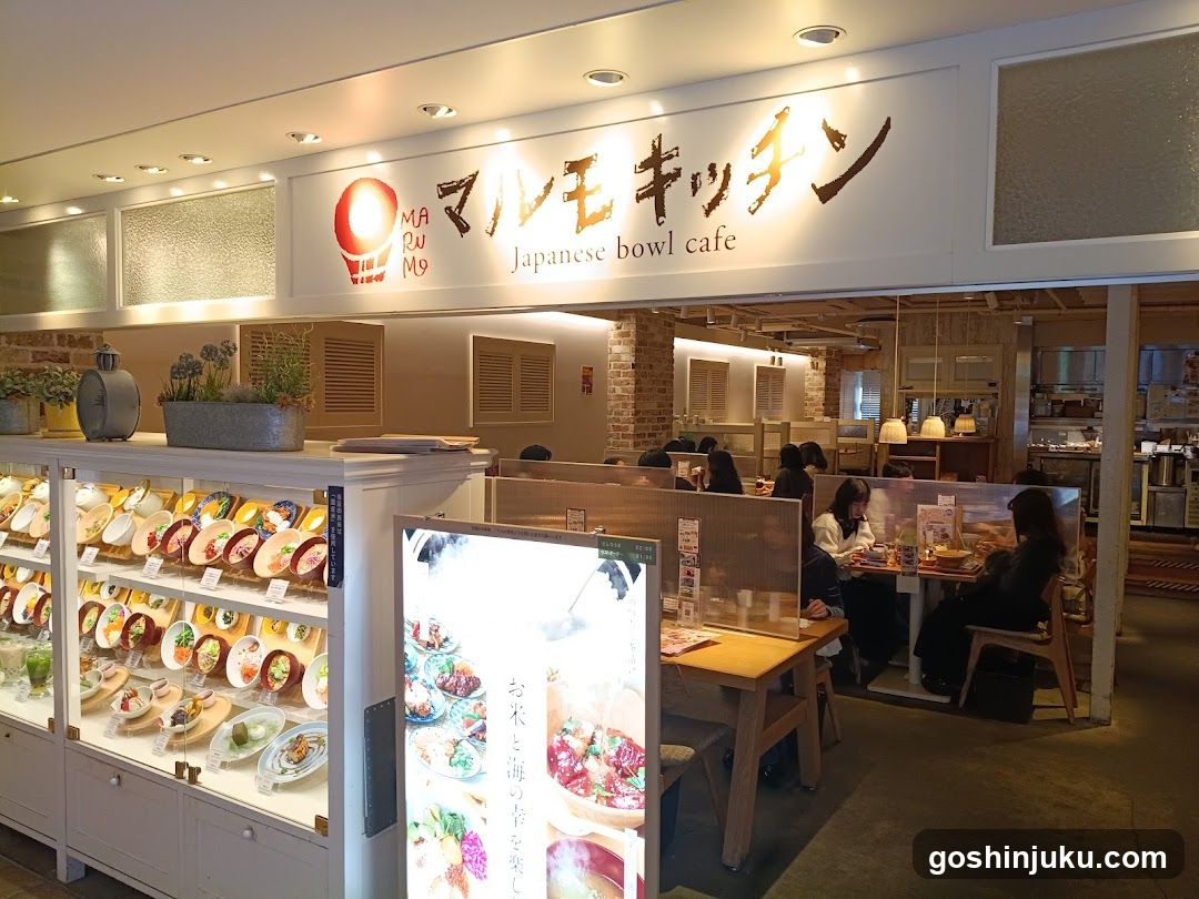 Japanese bowl cafe interior display