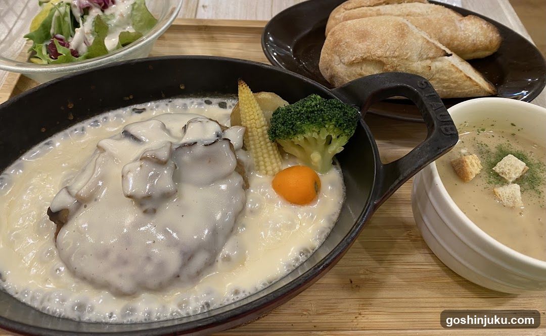 Steak with Cream Sauce and Side Dishes