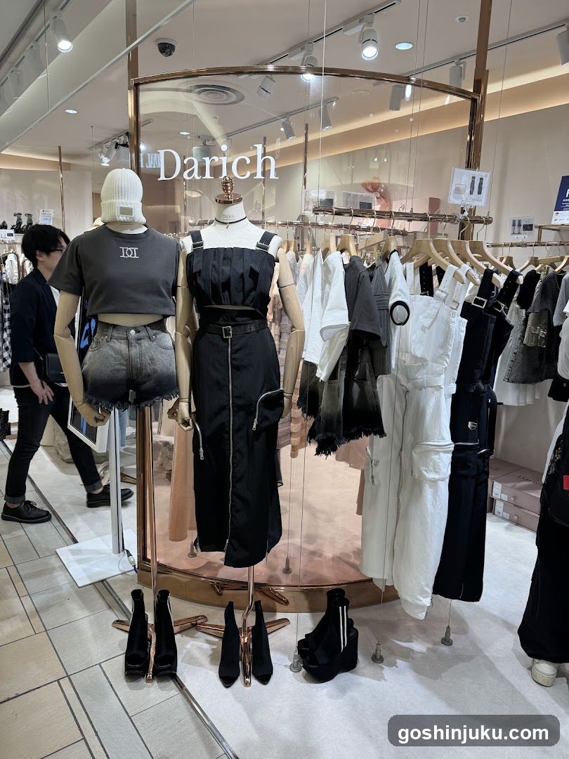 Darich Store Interior Display