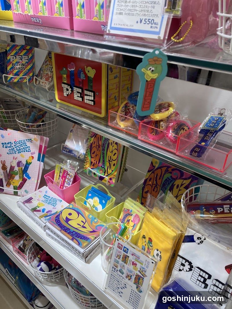 Toy and Merchandise Display Shelf
