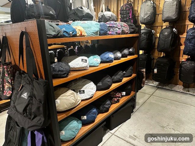 BAG DISPLAY IN STORE