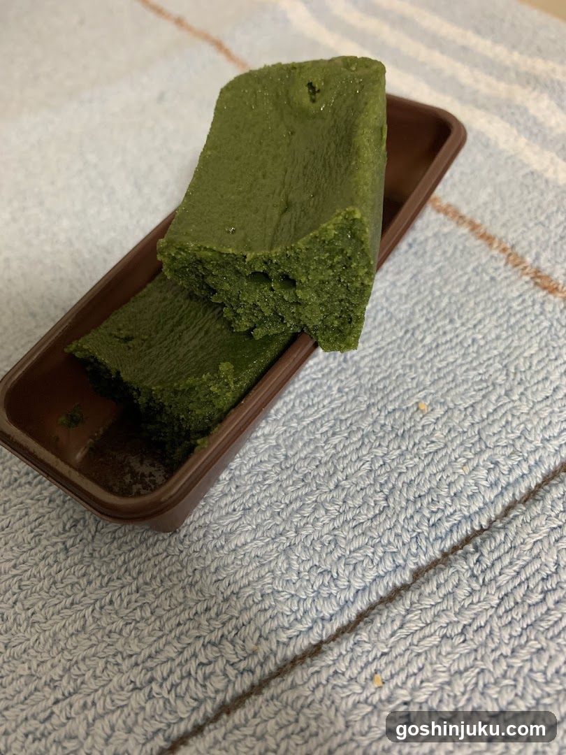 Matchcake in a container