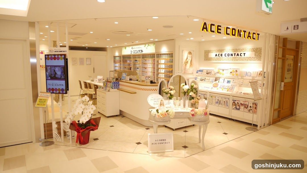 ACE CONTACT Store Interior