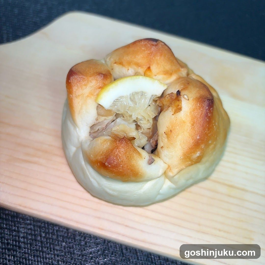 Baked Meat Bun with Lemon