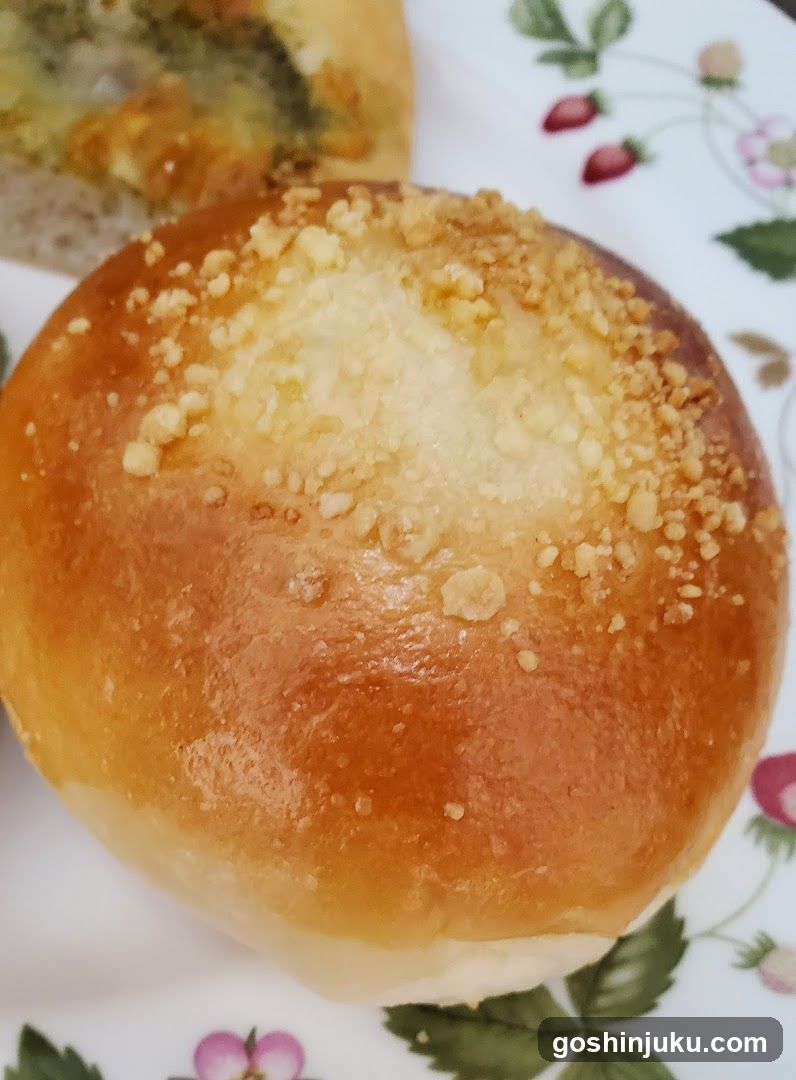Baked Bun with Crumb Topping