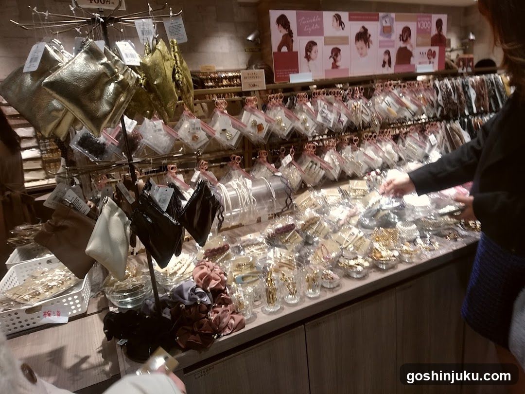 Jewelry and accessory display in store
