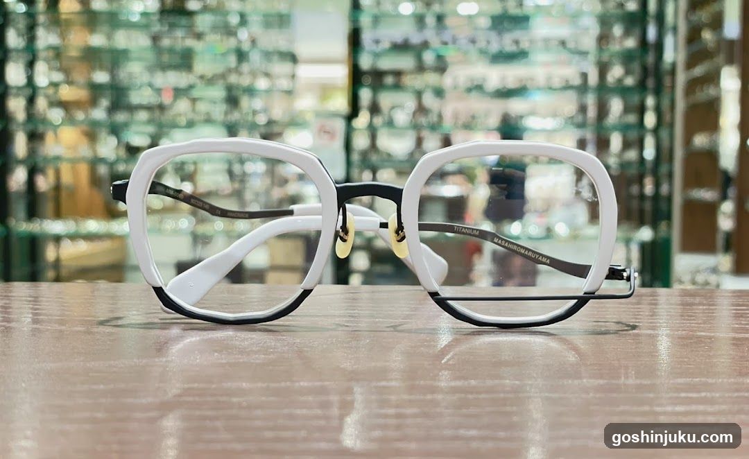 Eyeglasses Display