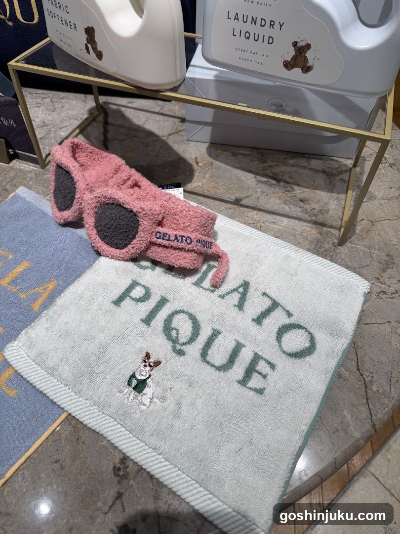 Gelato Pique Product Display
