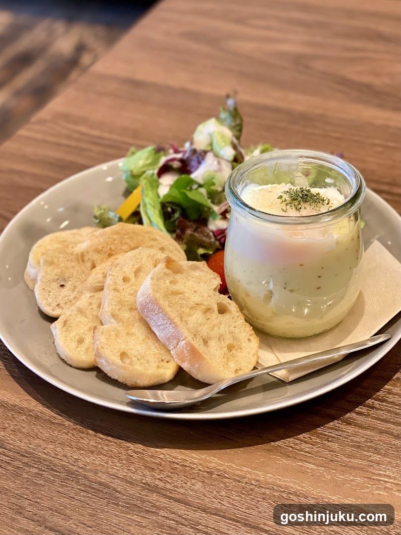 Bruschetta with Salad and Dip
