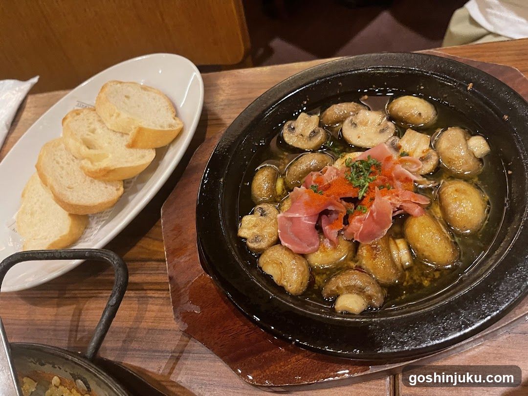 Mushroom Stew with Bread