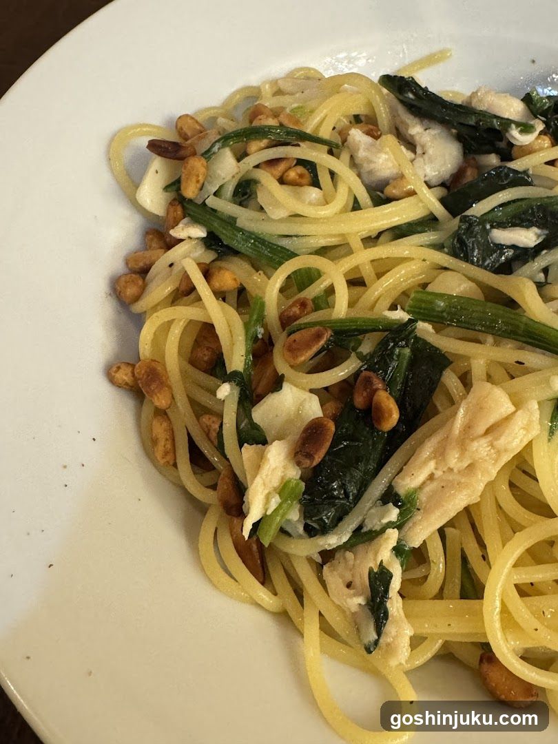 Pasta with Spinach and Pine Nuts