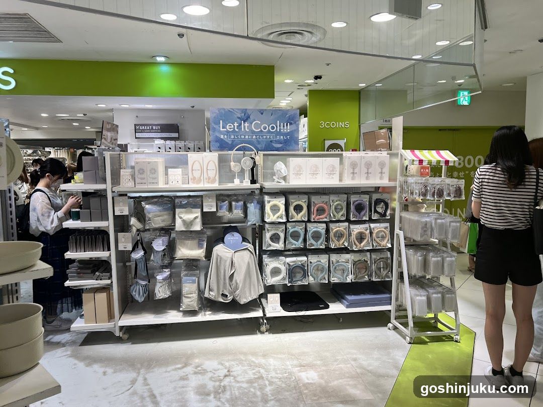 3COINS Store Interior Display