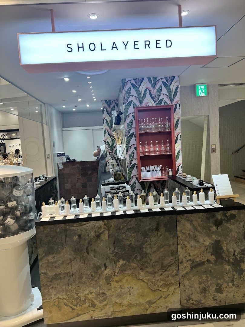 Sholayered Store Interior