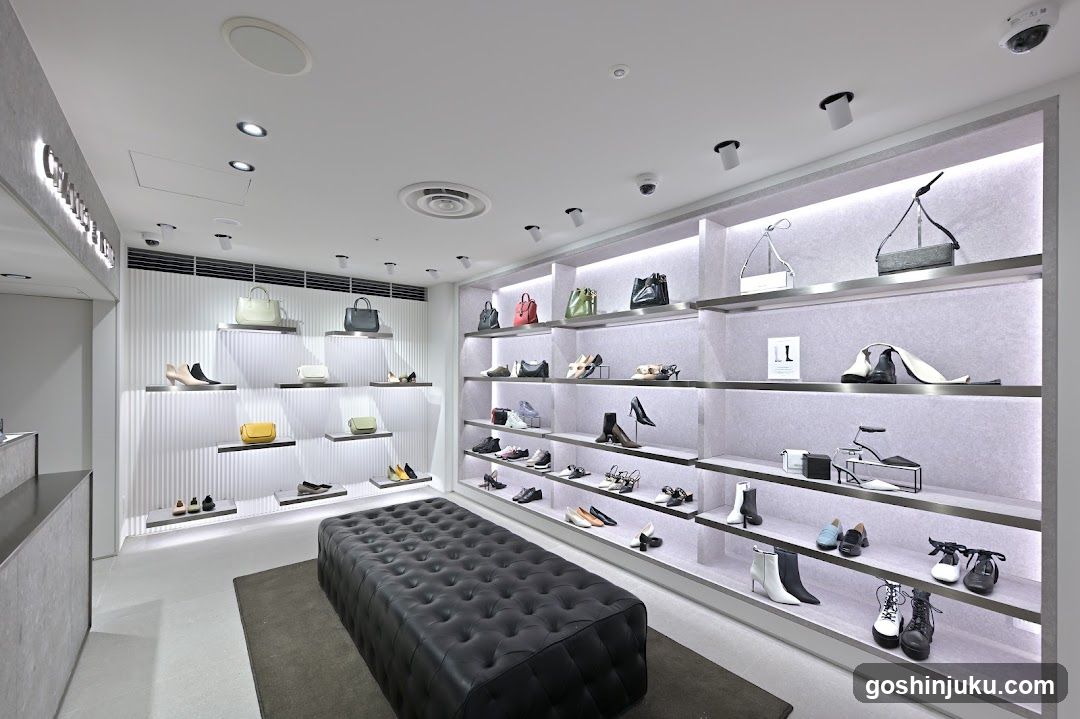 CHARLES & KEITH