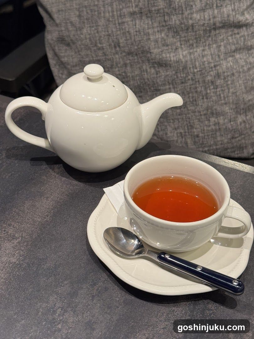 Tea Set with Teapot and Cup