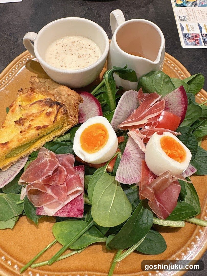 Salad with Eggs and Ham